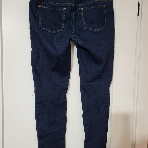 Vera Wang Women jeans Size 4  (30x25) - Picture 2 of 6